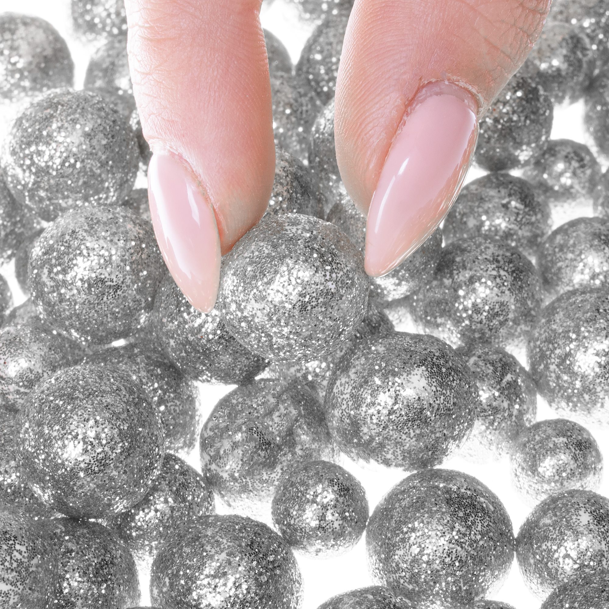 Vianočné dekoračné guľôčky strieborné trblietavé 1–1,5 cm S-CA0202
