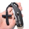 paracord přívěsek křížek černý s nožem