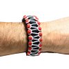 paracord náramek protector červeno černo bílá ruka