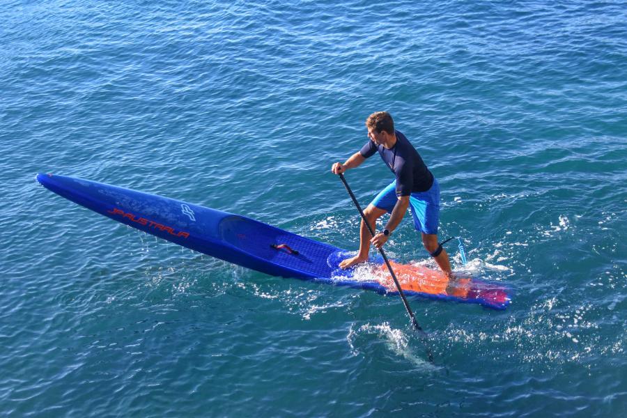 Závodní race paddleboard