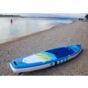 axiss nafukovaci paddleboard na vode spicaty