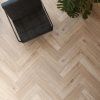 kompozitna podlaha afirmax legnar herringbone dub tuscon v interieri so stolickou