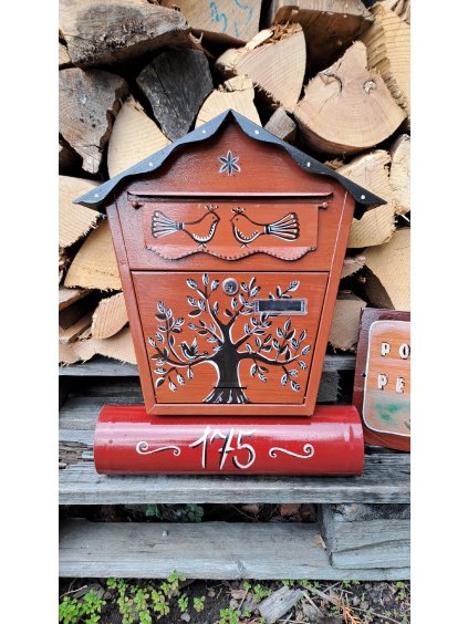 Maľovaná poštová schránka - hory a les 009