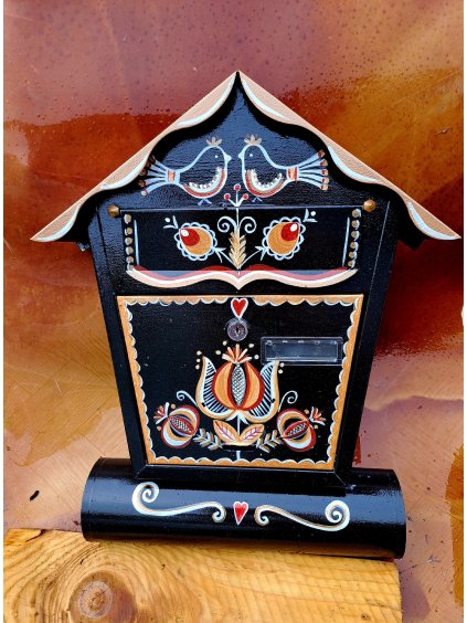 Ručne maľovaná schránka s motívom ľudového ornamentu