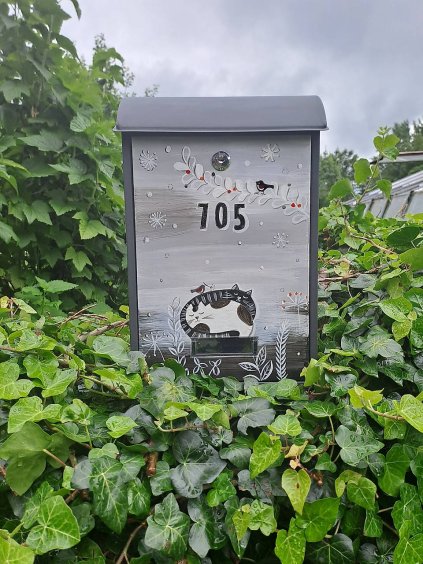 Poštová schránka maľovaná - Dve mačky