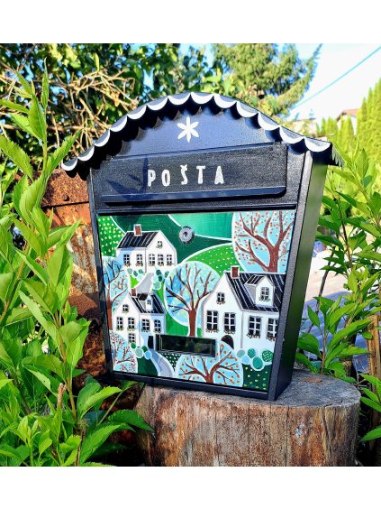 Maľovaná poštová schránka - biela dedina
