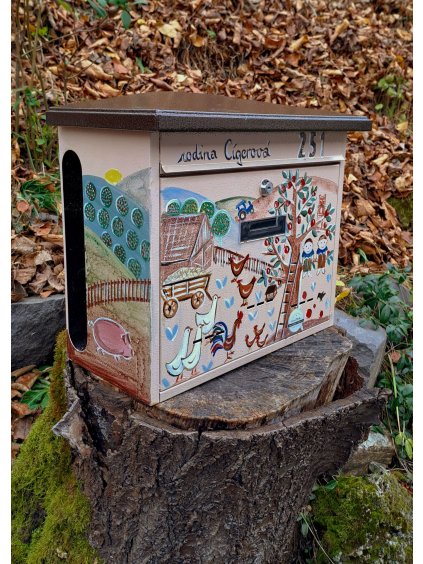 Painted mailbox - farm 003