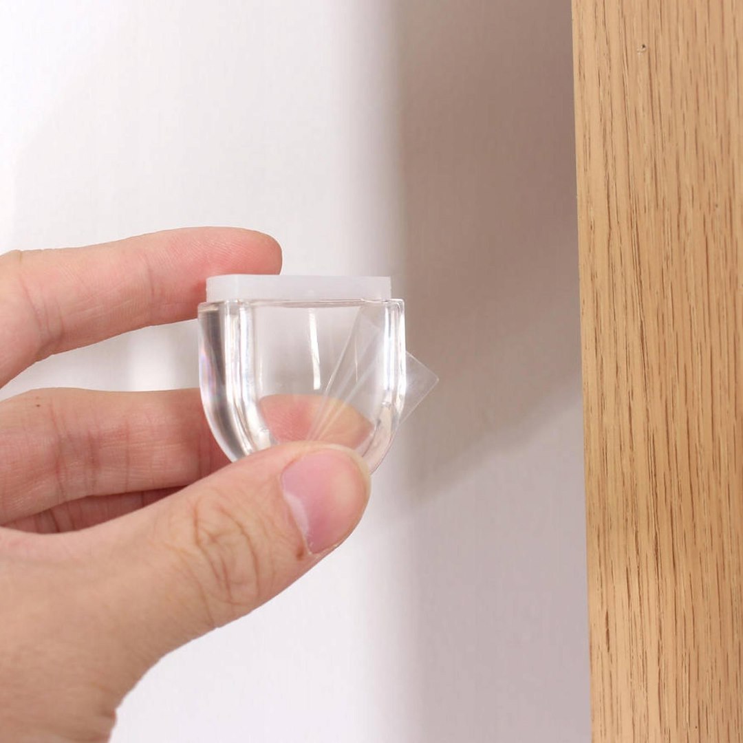 Dveřní doraz samolepicí průhledný – detail transparentního materiálu