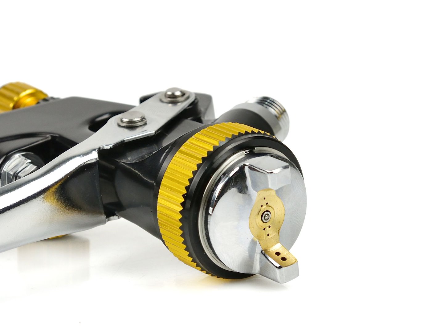 LVLP lakýrovací pistole Geko 2,0 mm – při práci