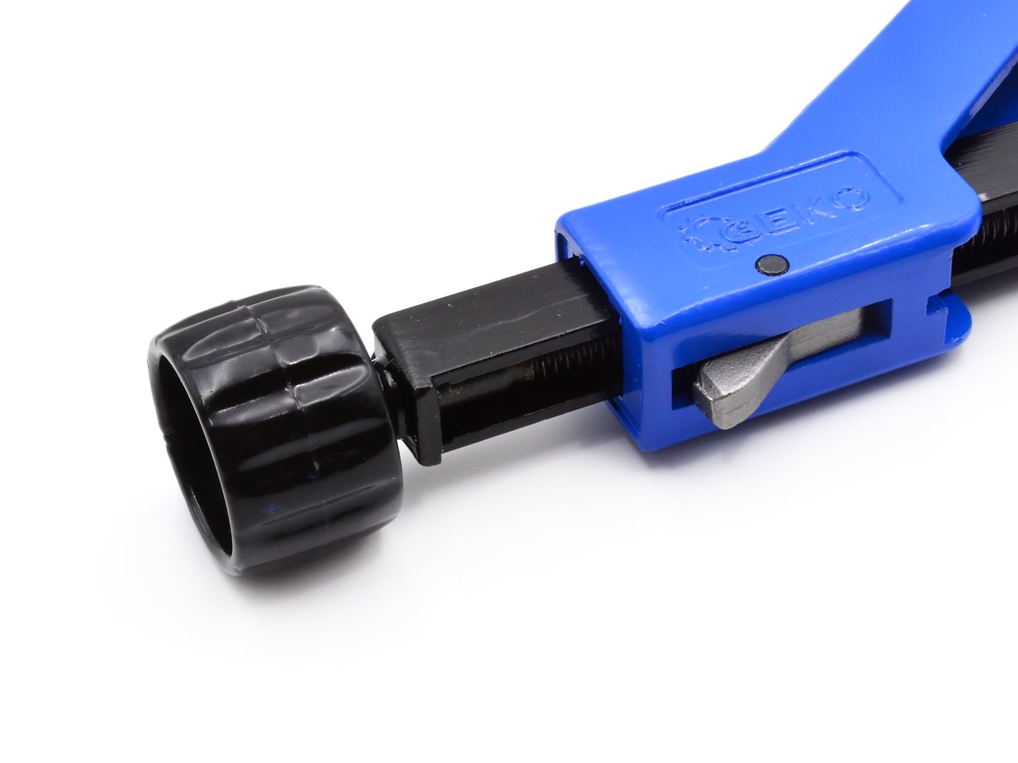 Řezačka na PVC trubky Geko – ergonomická rukojeť