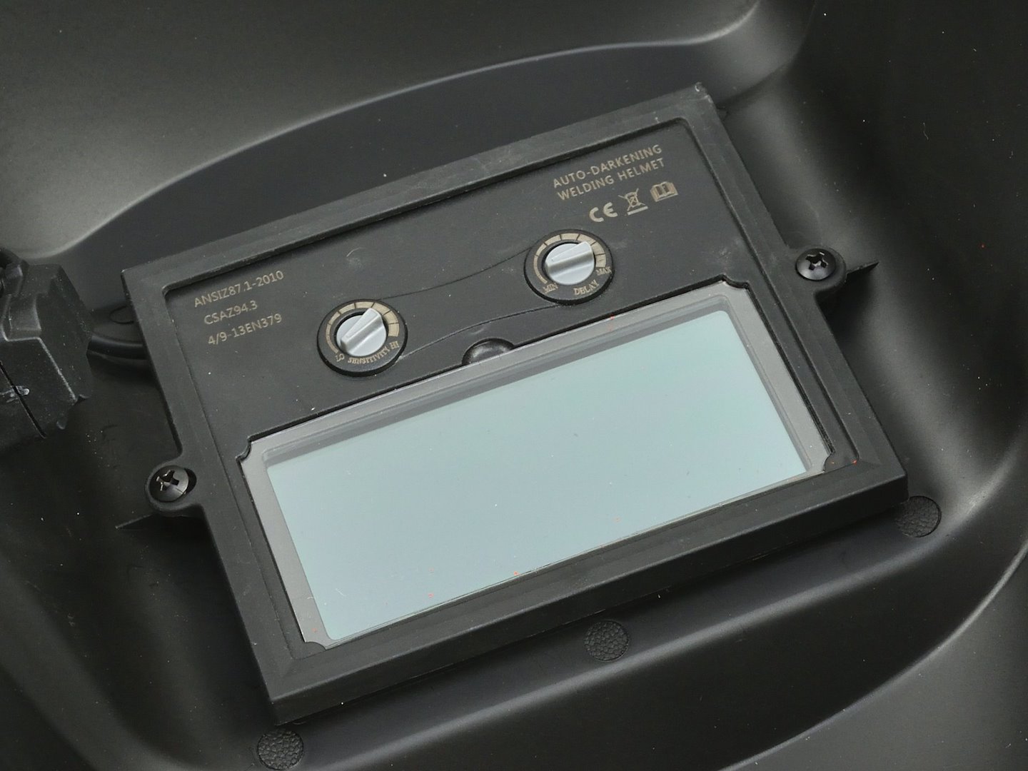 Samostmívací svařovací maska Standard Geko – detail nastavení