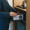 Ocelový trezor s elektronickým zámkem a nouzovým klíčem