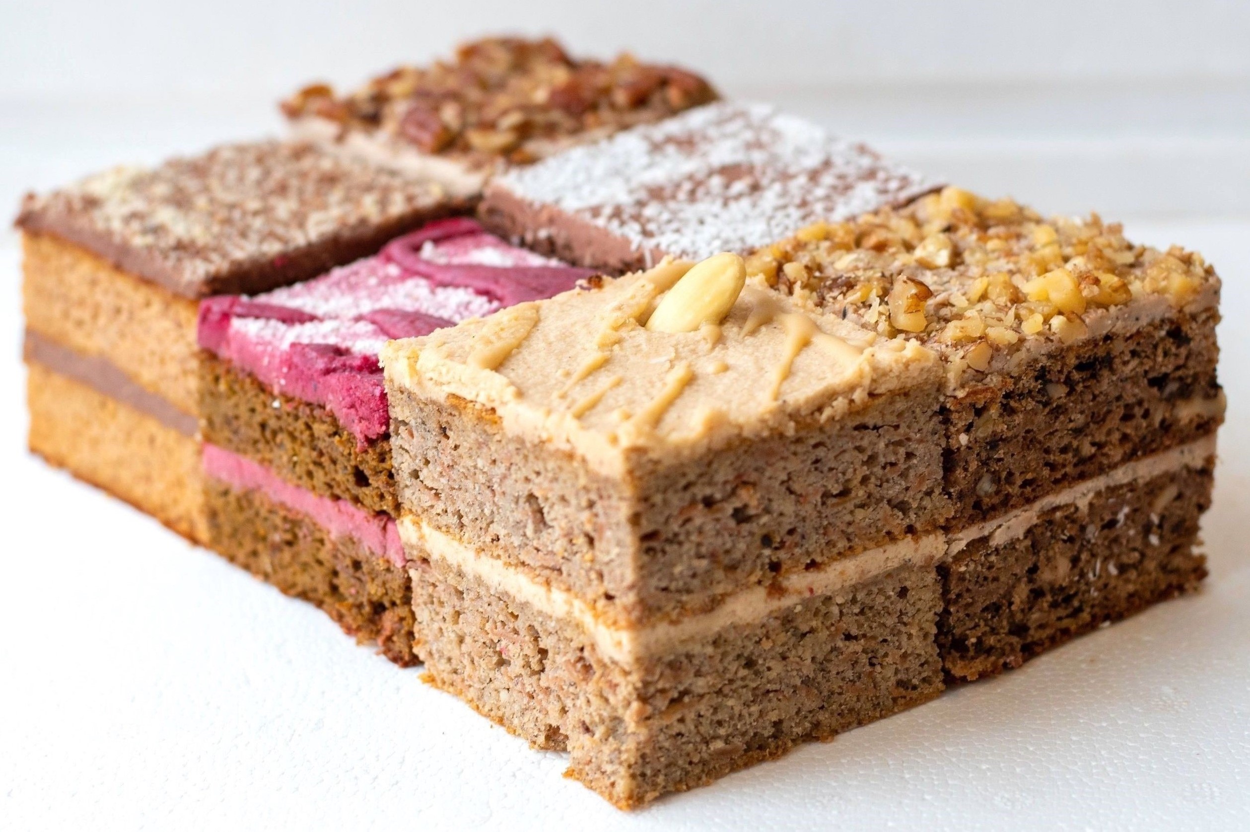 nekomeršní licence