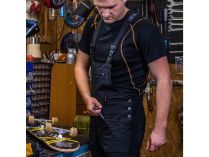 0772140060 ARTEMIOSSHORTSLEEVTT SHIRTBLACK. 2 2