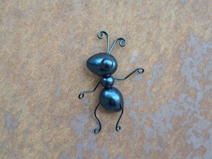 Kovový magnet mravenec Tanečník 11 cm