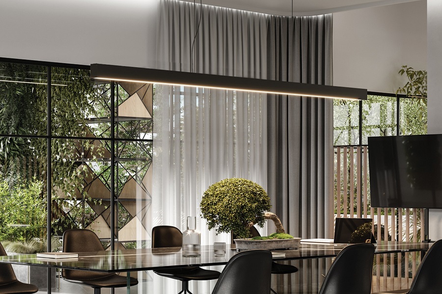 Černý kovový lustr: spojení elegance a industriálního stylu s nadčasovým designem