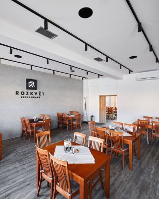 Proč je lištové osvětlení tak populární? 🤔 Protože s ním můžete krásně nasvítit prostor a ještě vám udělá velkou...