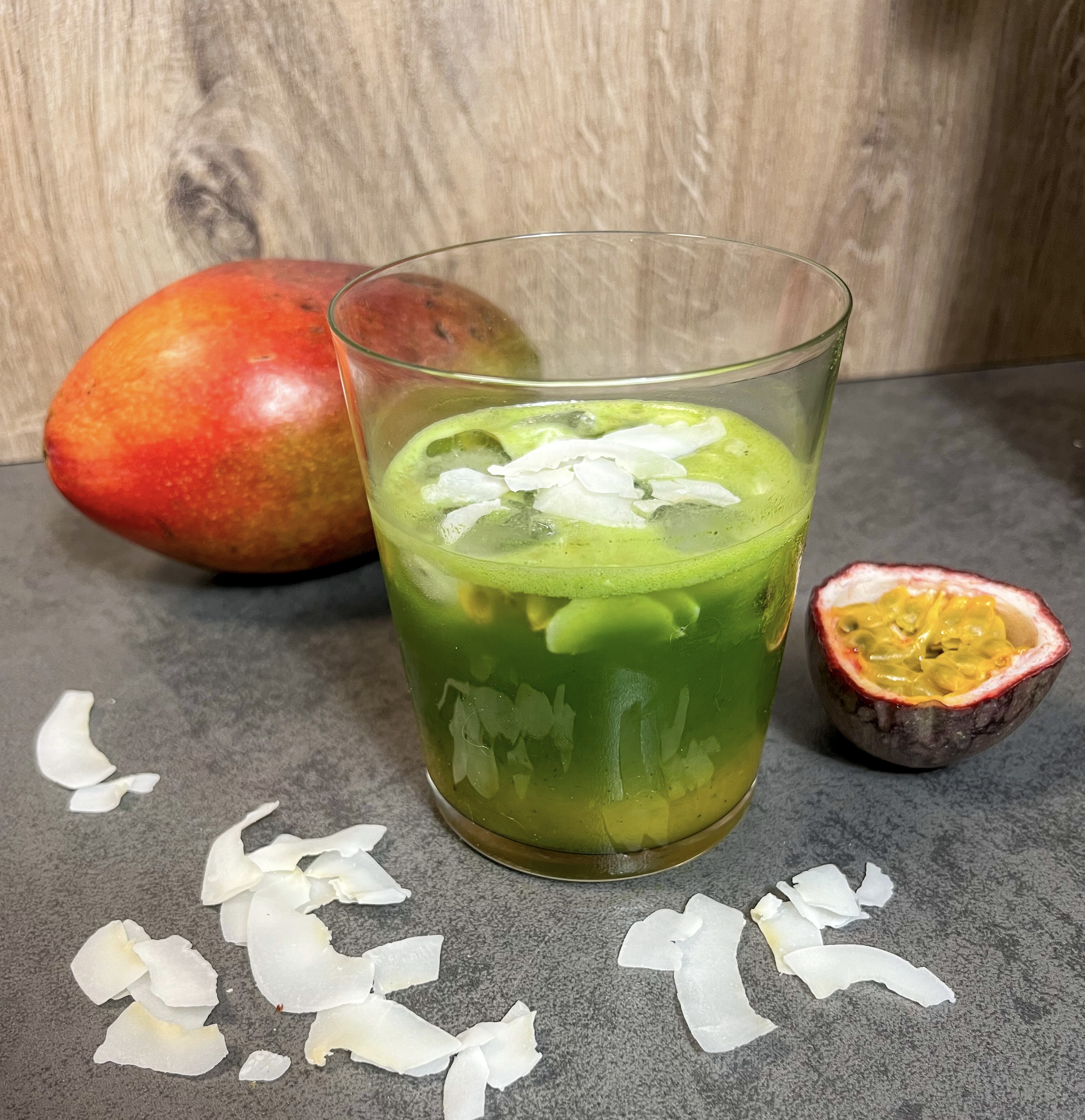 Matcha s mangem a passion fruit