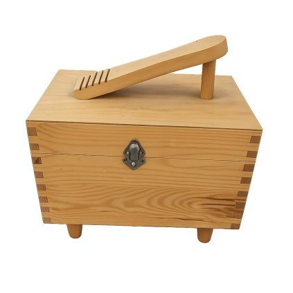 box na lesteni bot ze dreva