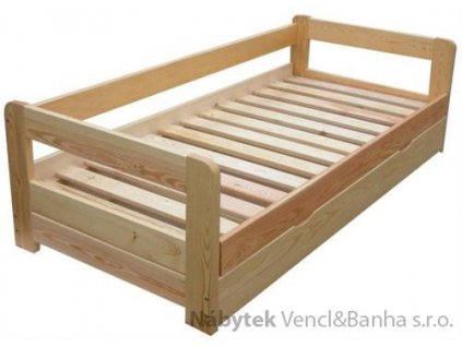 Dřevěná jednolůžková postel s úložným prostorem Vision Chalupa