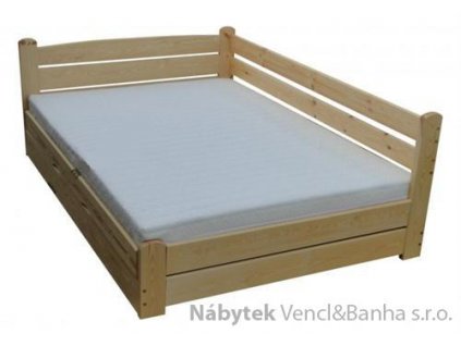 Dřevěná jednolůžková postel s úložným prostorem Forteca Chalupa