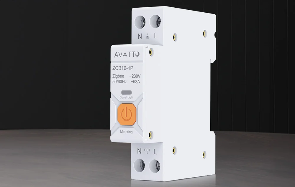 Modul Avatto ZCB16-1P Zigbee na DIN lištu s oranžovým tlačítkem a vstupními a výstupními svorkami N a L