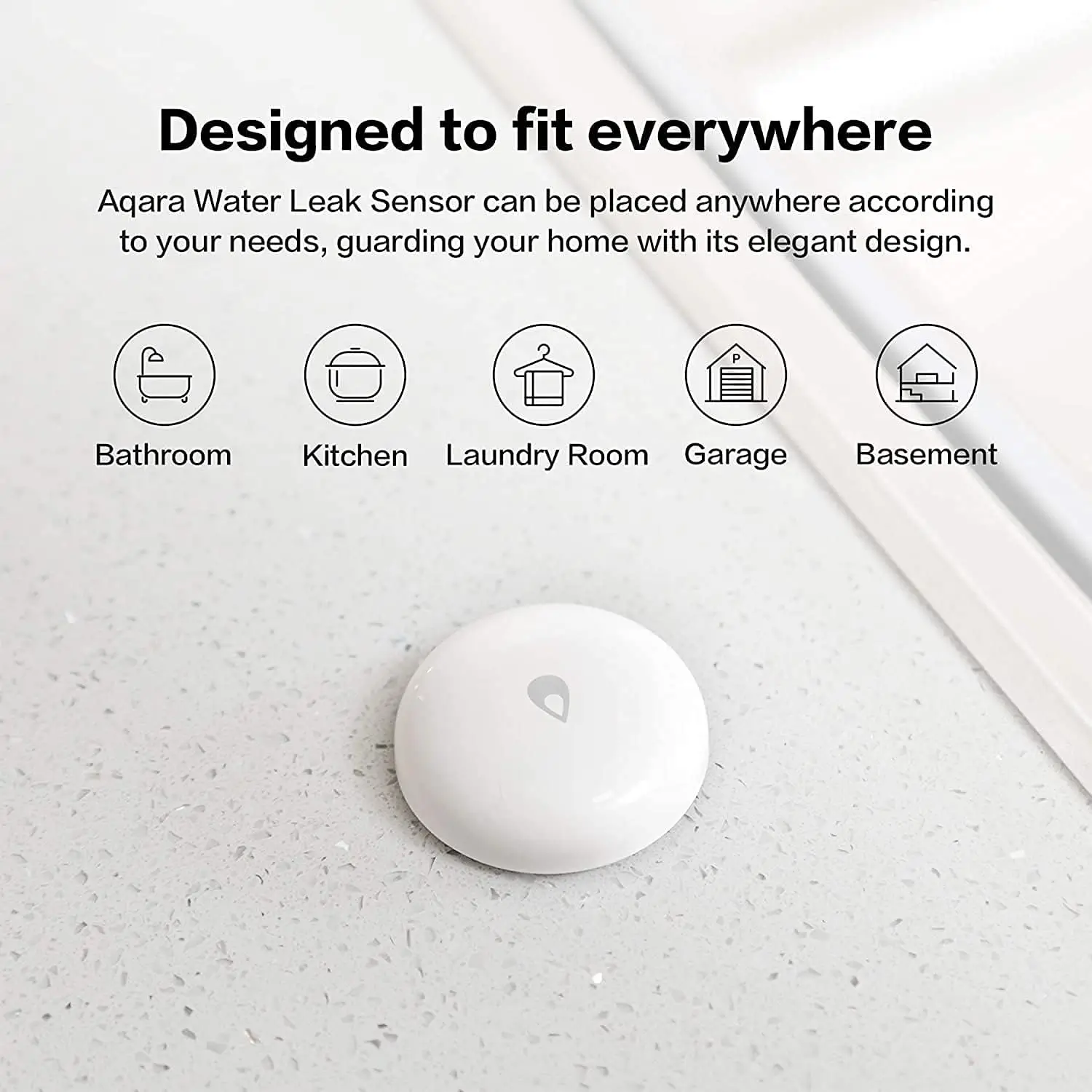 Aqara Water Leak Sensor T1 položený na kamenné desce vedle vany s ikonami typických míst instalace