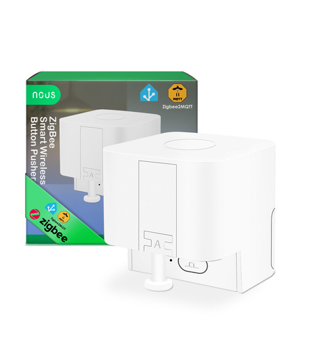Bílý Zigbee ovladač tlačítka Nous C2 s vysunutým ramenem před prodejní krabicí