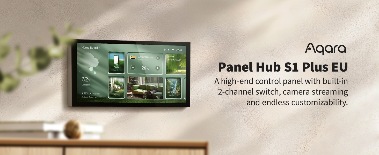 Panel Hub S1 Plus instalovaný na stěně se zobrazeným ovládacím dashboardem