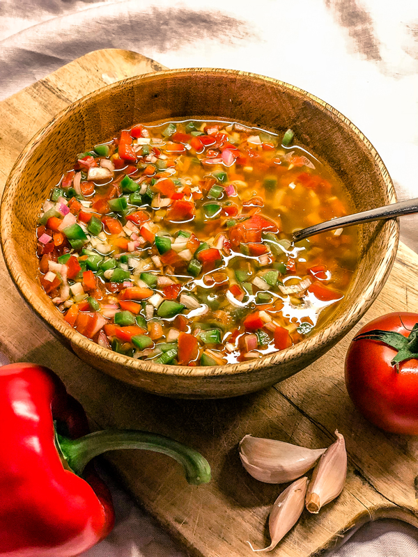 Domácí salsa criolla na hovězí steaky