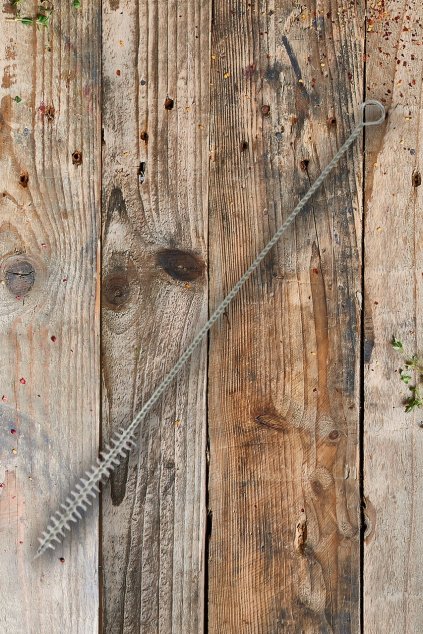 štěteček na dřevu