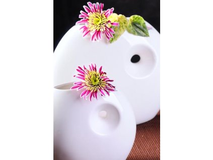 610 16W Porcelánová bílá váza Oko výšky 16 cm od Paramit.
