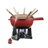 2892566020 Sada na fondue pro 8 osob SAAS FEE v lesklé červené barvě od Spring je připravena pro vás a vaše přátele pro strávení příjemných chvil s perfektně připraveným jídlem (2)