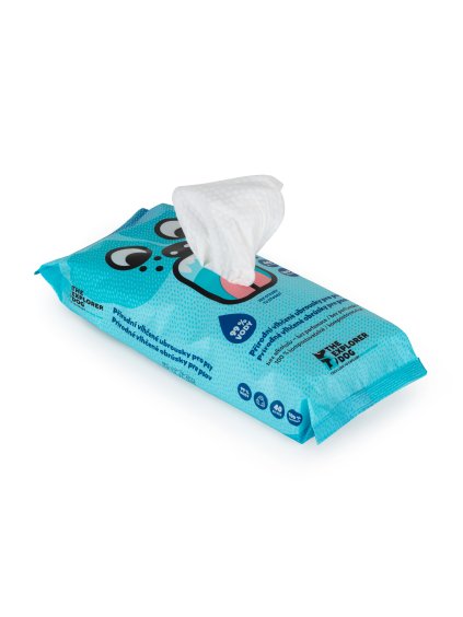 Detail otevřeného balení vlhčených ubrousků Panakei s vytaženým ubrouskem