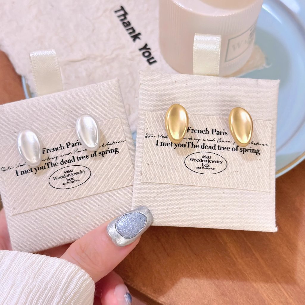 Vintage Matte Gold Curved Earrings