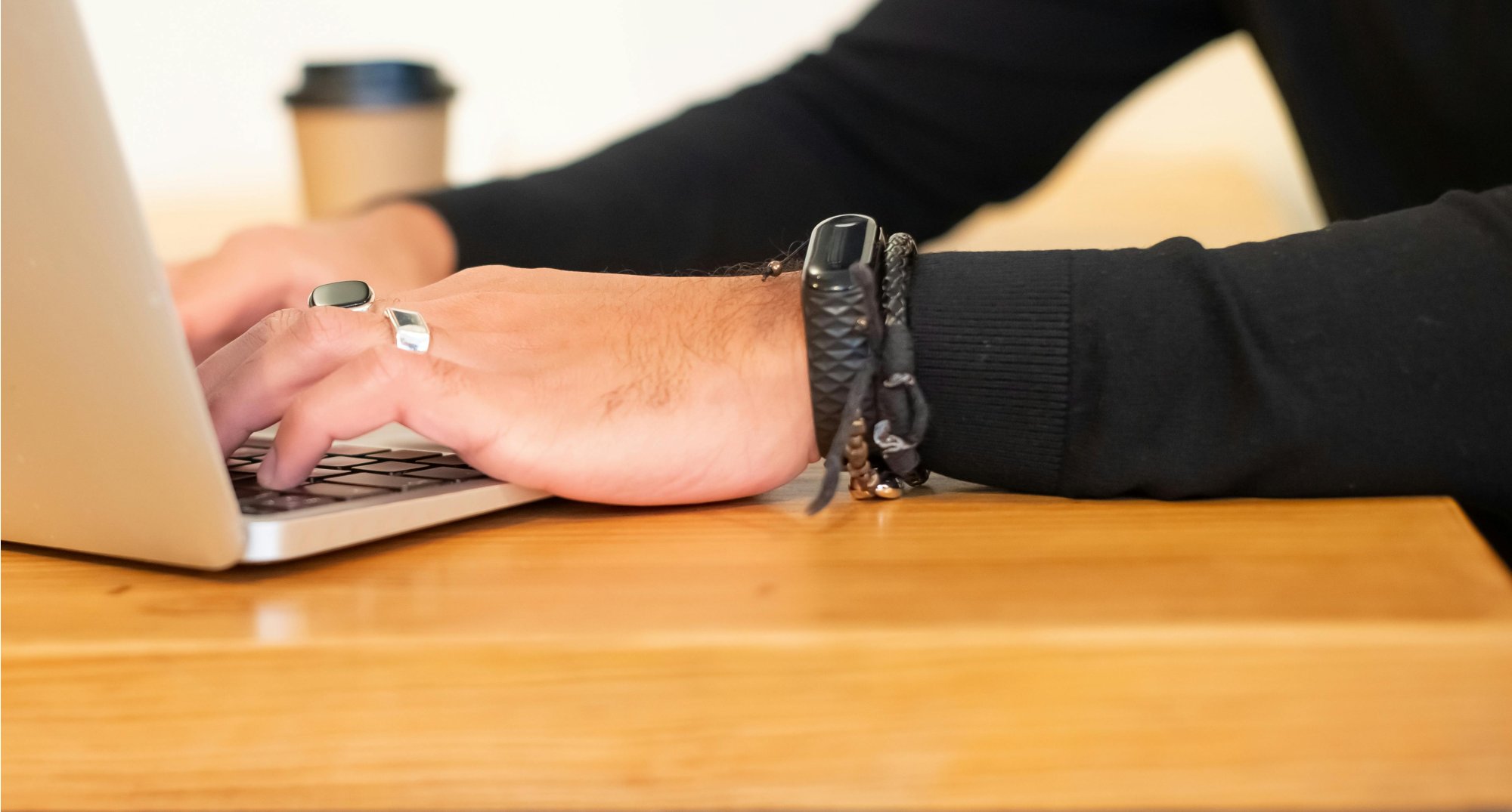 Elegantní pánské náramky pro každou příležitost