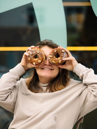 Prvá sladká májová novinka: Paris Brest. 🥐✨ Legendárny francúzsky dezert, ktorý vznikol na počesť cyklistických pretekov...