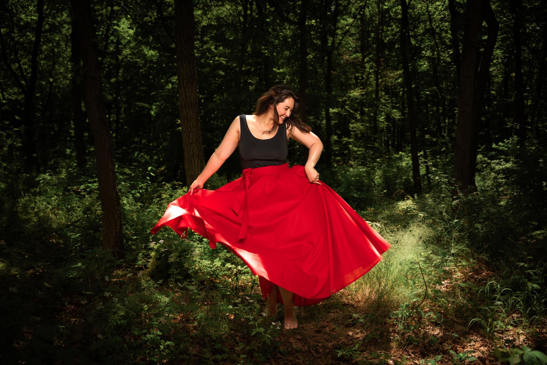 Co s ženou udělá červená sukně?