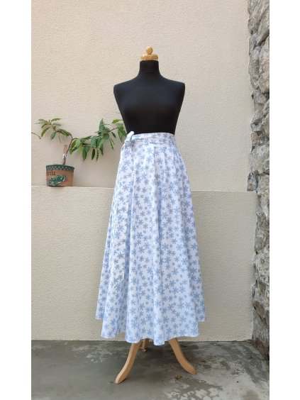 Dlouhá kolová sukně - modré kvítky