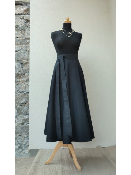 Dlouhá půlkolová sukně černá - XS - S