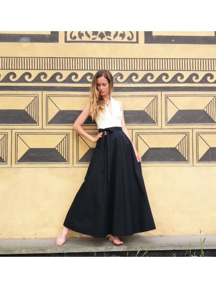 Dlouhá půlkolová sukně - černá