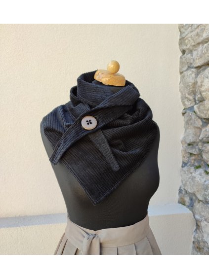Manšestrový nákrčník - černý s knoflíkem