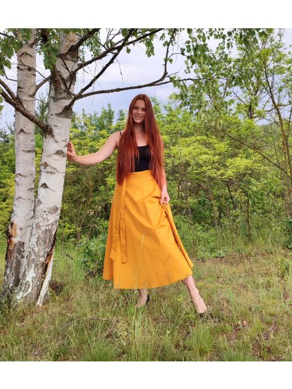 Půlkolová zavinovací sukně - hořčicová