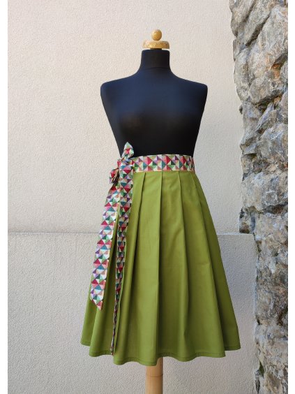 Krátká sukně - zelená s barevným páskem