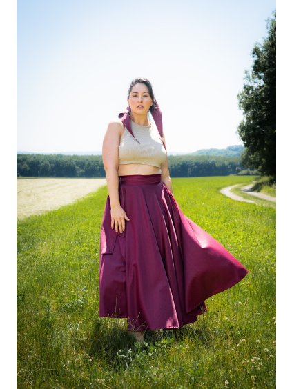 Dlouhá kolová sukně - bordó satén