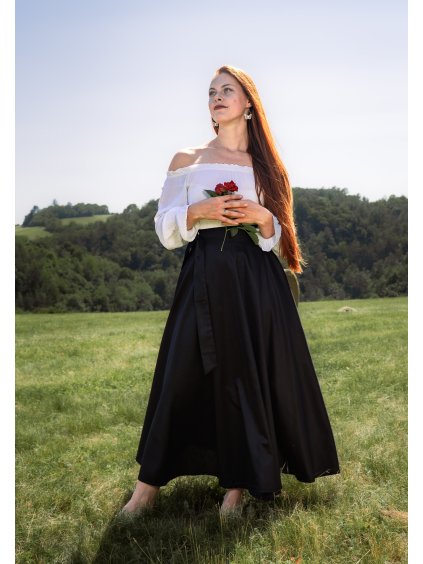Dlouhá kolová sukně - černý  satén