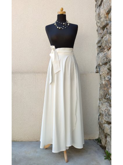 Dlouhá půlkolová sukně - bílá