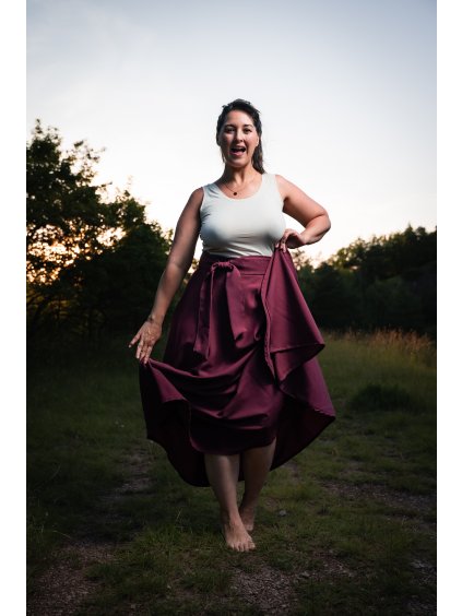 Dlouhá půlkolová sukně - bordó