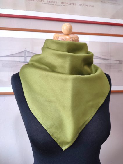 Saténový šátek - zelený