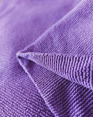 Bezešvá multifunkční utěrka z mikrovlákna 🟣 První z novinek, které najdete na našem e-shopu. Proč bezešvá? Protože...